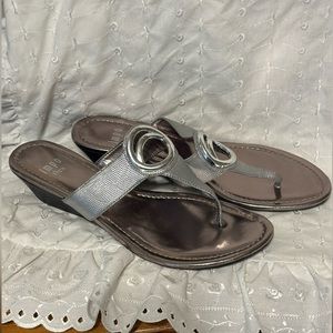 lmpo FLEX Women’s Size 12M Silver Slipper Sandals